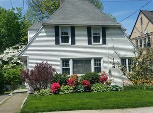 330 Collins Ave, Mount Vernon, NY 10552