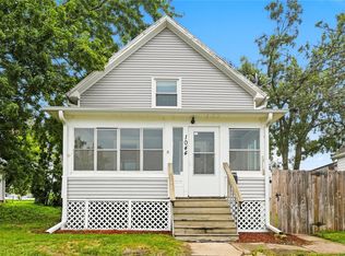 1044 17th St NE, Cedar Rapids, IA 52402