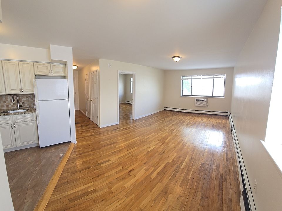 1st image of 5923 157th St #3A