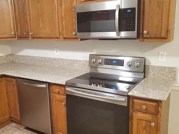 3rd image of 108 Lyndale Ct #108