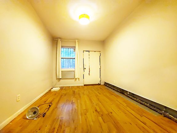 4th image of 804 Evergreen Ave #1