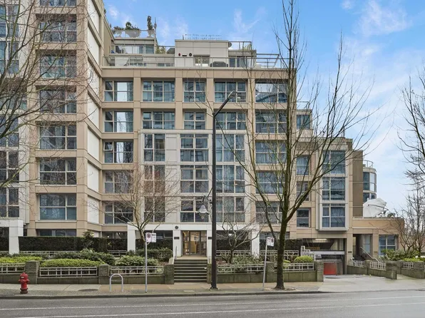 1388 Homer St #303, Vancouver, BC V6B 6A7
