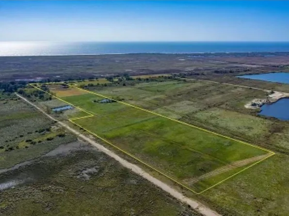 11351 S Gulfway Dr, Pt Arthur, TX 77640