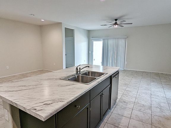 4th image of 4632 W Nutmeg Ave