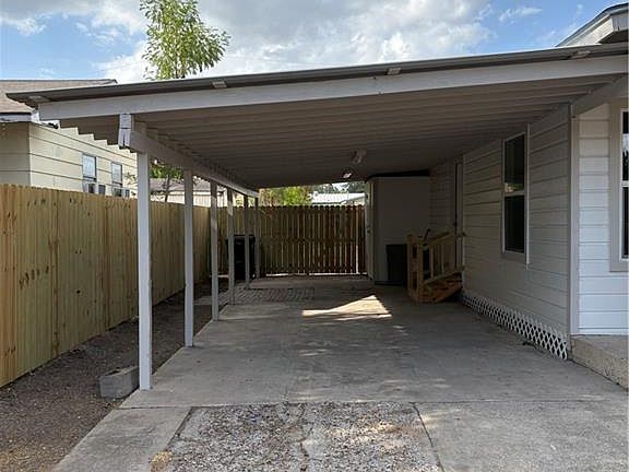 2nd image of 1209 E 2nd St