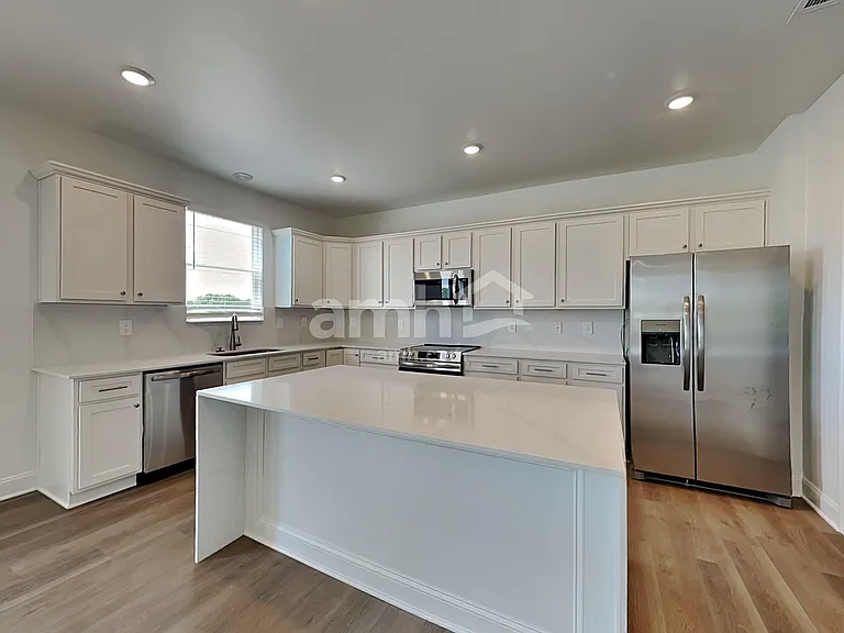 338 Golucke Way — Photo 5