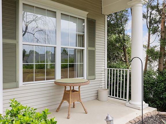 3rd image of 30 Gardenways Court