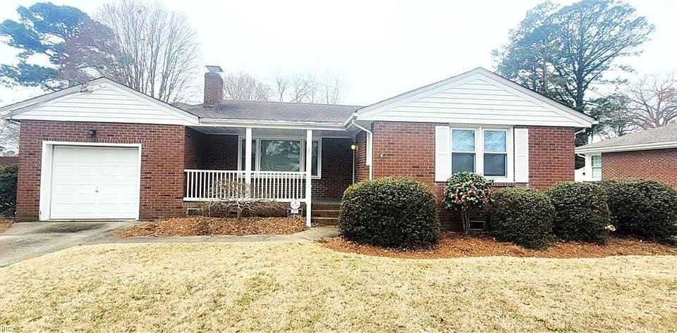 1st image of 321 Saunders Dr