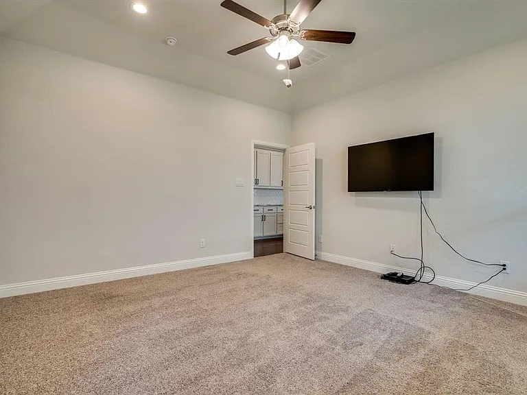 605 Boardwalk Way — Photo 23