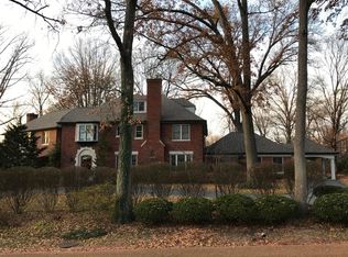 8021 South Dr, Saint Louis, MO 63117