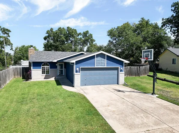 1910 E Homewood St, Wichita, KS 67219