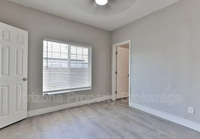 1538 E Pierce St #B — Photo 25