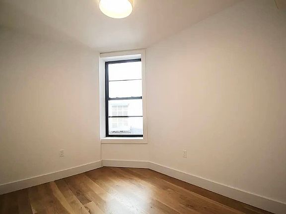 5th image of 223 E 96th St #5B