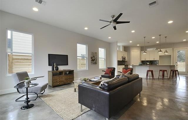 2nd image of 5409 Prock Ln