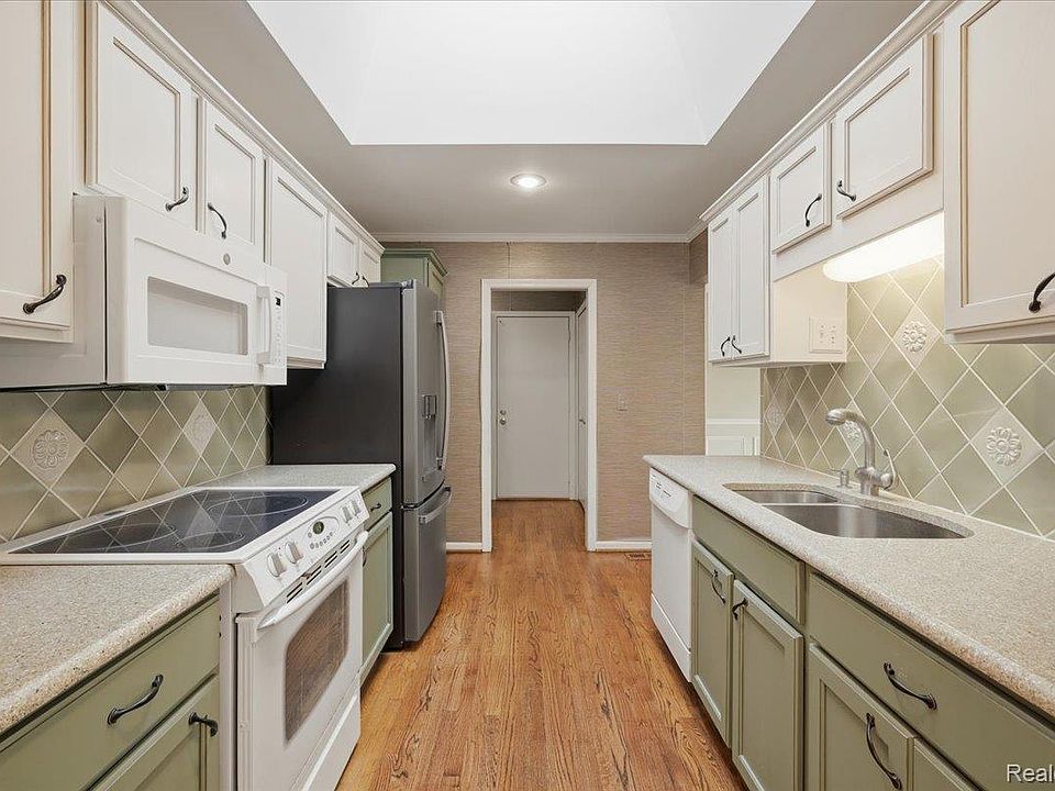 48461 Newcastle Ct, photo 8