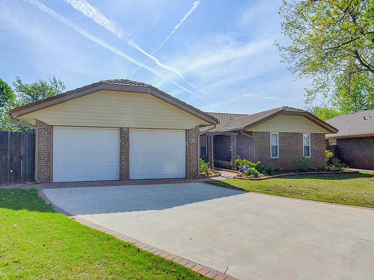 9800 Craford Ct — Photo 2