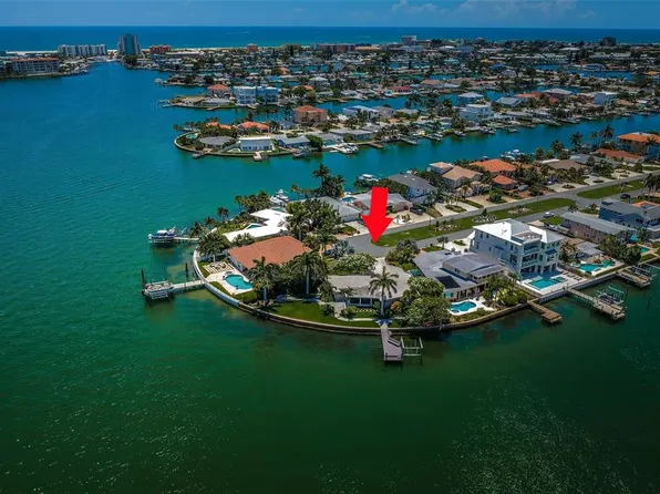 11055 7th St E, Treasure Island, FL 33706
