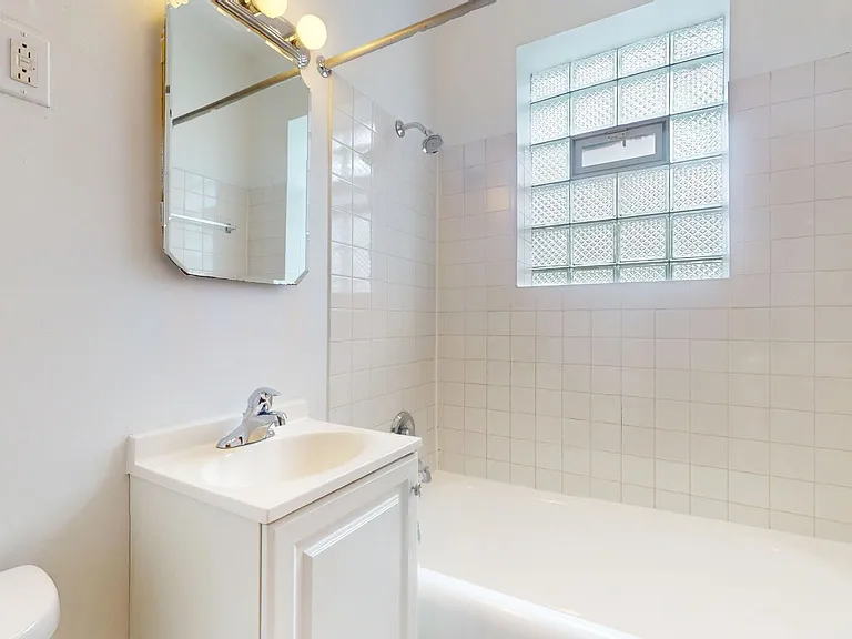 5415 S. Woodlawn Avenue — Photo 126