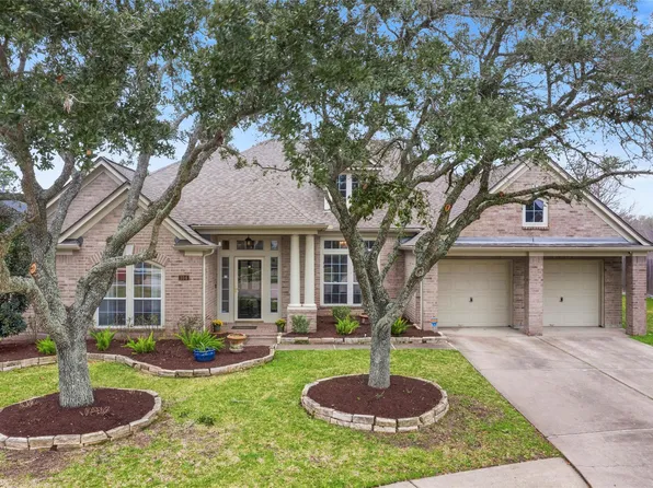 104 Grand Falls Ct, League City, TX 77573