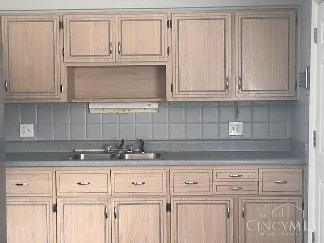 2nd image of 2863 Orland Ave