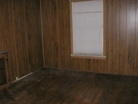 3rd image of 1405 Holly Vista St