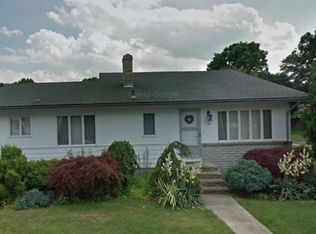 146 Bateman Ave, Cranston, RI 02920