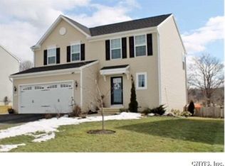 3020 Wheatfield Dr, Chittenango, NY 13037