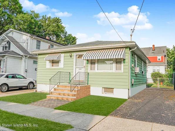 249 Dickie Ave, Staten Island, NY 10314