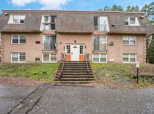82 Boylston Ln APT 16, Lowell, MA 01852