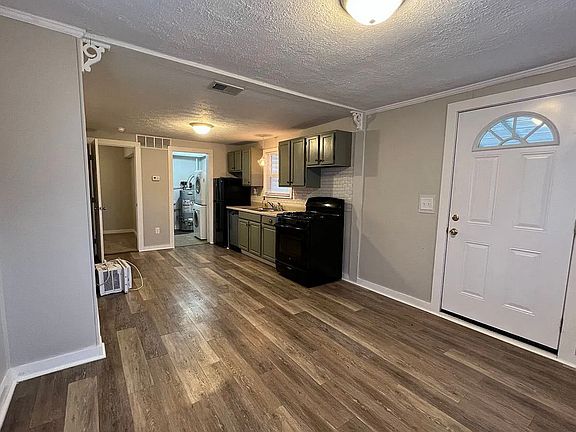4th image of 3023 Kingston Ave