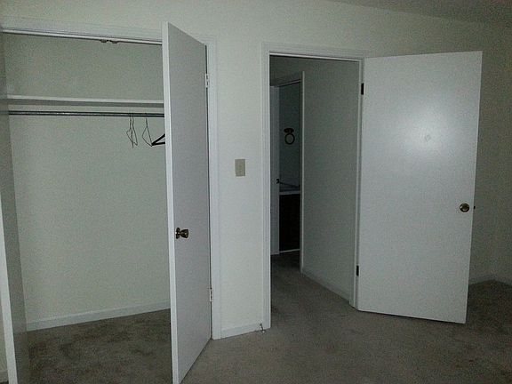 5th image of 148 Darlene Dr