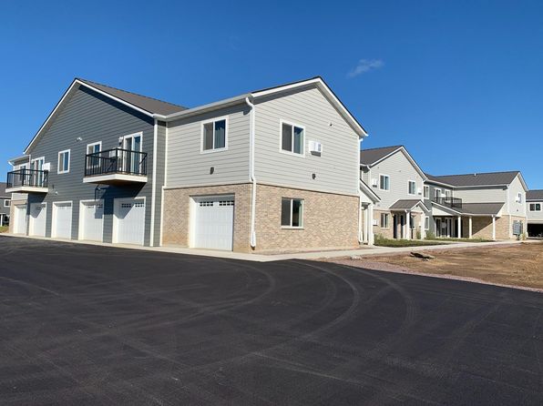 921 Adams Ct, Baraboo, WI