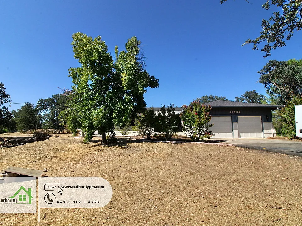 19434 Hollow Ln