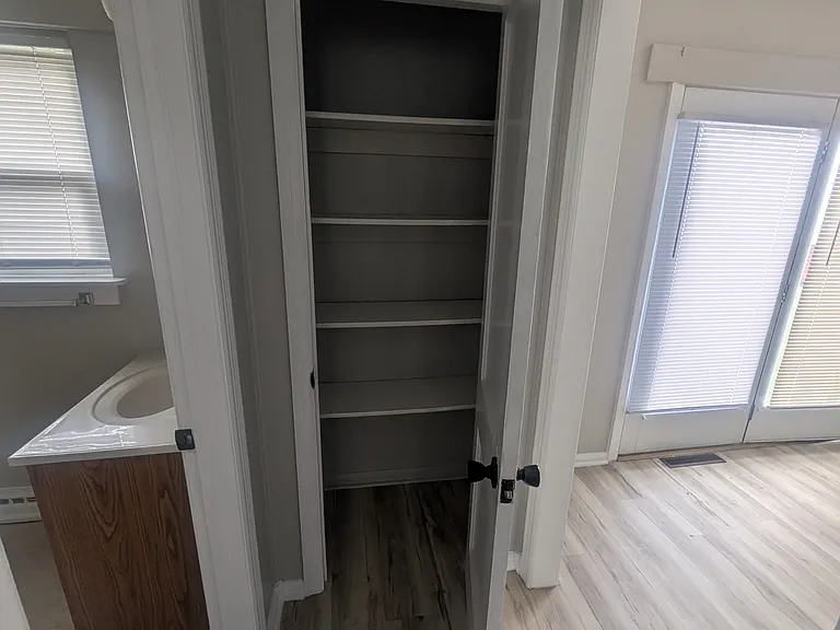 117 W Graham Ave — Photo 1