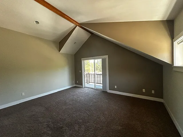 Master Bedroom w/ balcony