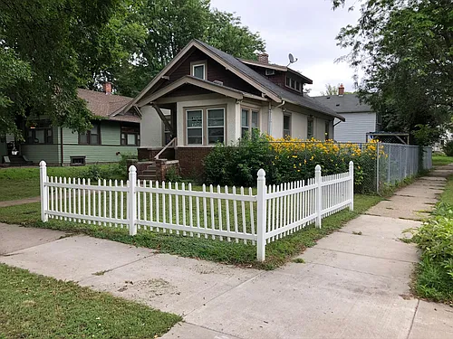 2500 Logan Ave N Photo 1