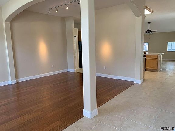 2nd image of 4 E Bourne Ln