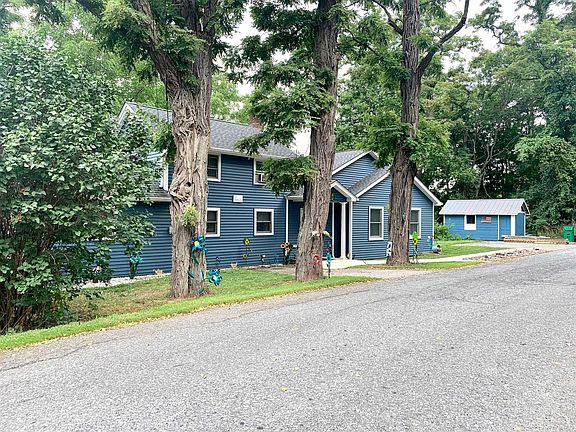 2nd image of 15 Budd Ln