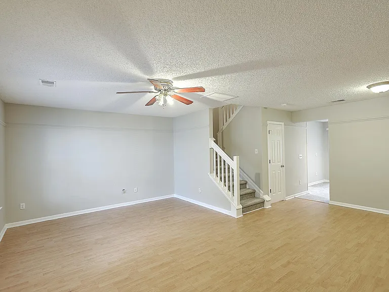 8074 Shadow Oak Dr — Photo 18