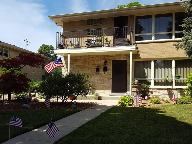 3027 S 83rd St #UPPER — Photo 1