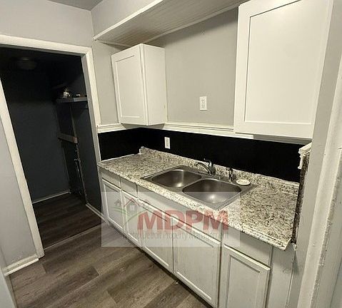 3rd image of 12710 Kelly Rd
