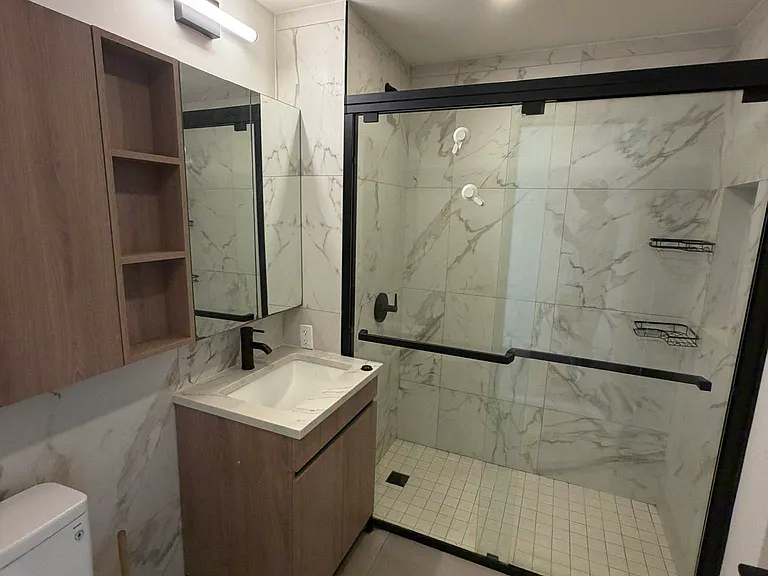 321 Franklin Ave #4D — Photo 11