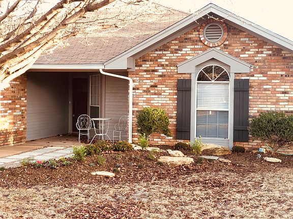 3rd image of 1527 Sunflower Ln