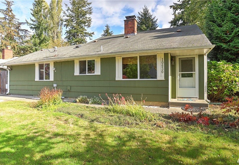 Sought-after location in Shorewood with cedar and lap siding painted in 2008. Updated white vinyl windows and exterior doors. Plenty of off-street parking. Nearby bus stop, shops, multiple parks, and Downtown White Center. You're going to love home!