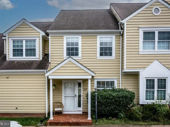 1327 Le Parc Ter, Charlottesville, VA 22901