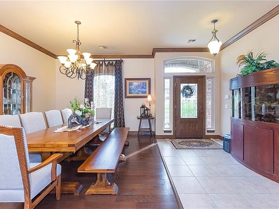 4th image of 9401 Forest Dale Dr