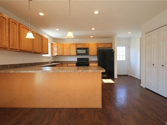 2nd image of 130 Jacoby Junction Dr