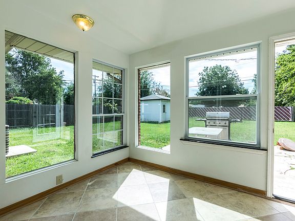 5th image of 4820 Gina Pl