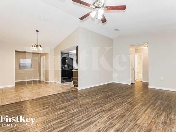 3rd image of 7989 Sioux Ln