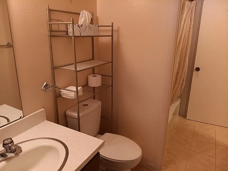 600 Midway Dr #B — Photo 13